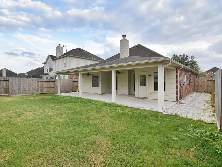 30315 Castle Forest Dr — Photo 22
