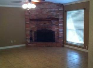 2960 Willow Pl, Beaumont, TX 77707