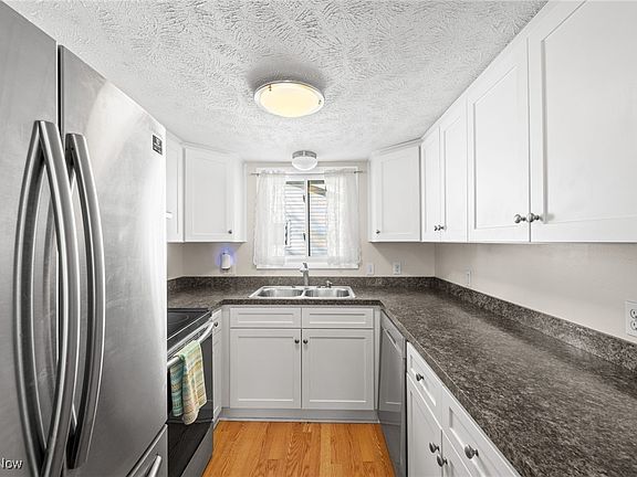 5th image of 412 Wyleswood Dr