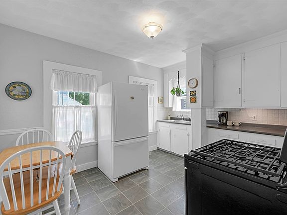 2nd image of 246 Railroad Ave