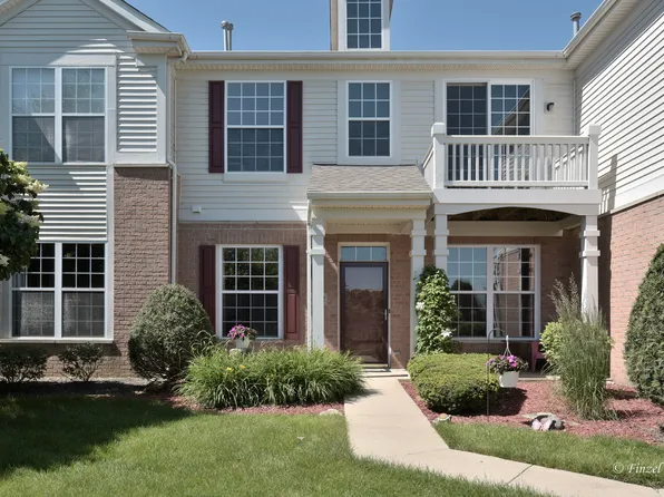 4252 Savoy Ln, McHenry, IL 60050