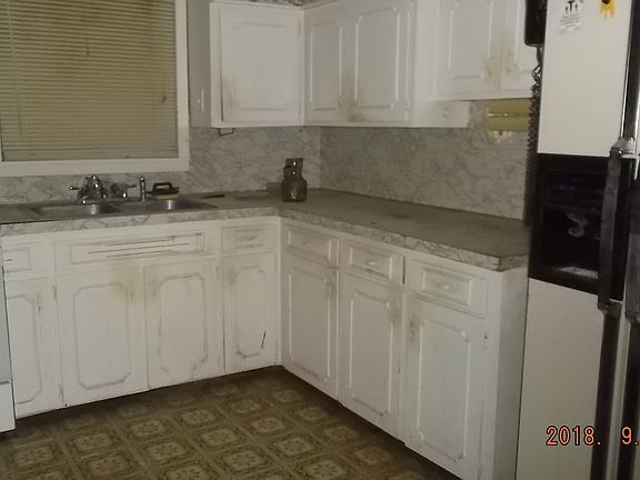 3rd image of 117 E Clinton St