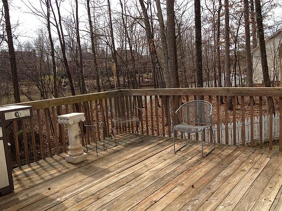 3rd image of 3131 Southhampton Dr