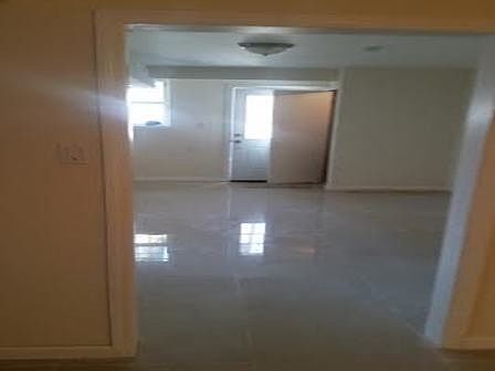 4th image of 987 E 92nd St #3