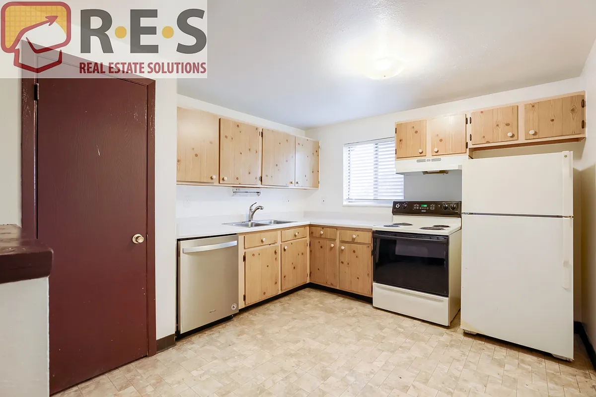 Building Photo - 1080 S Eliot St #302