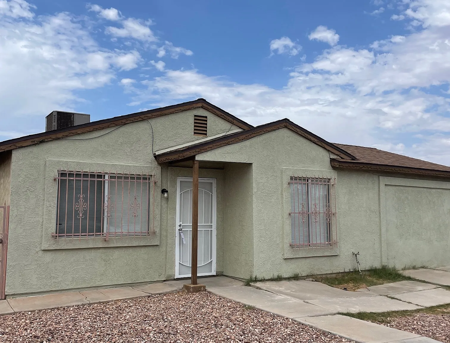 3 bed, 1315 sqft, $1,850 — Photo 1