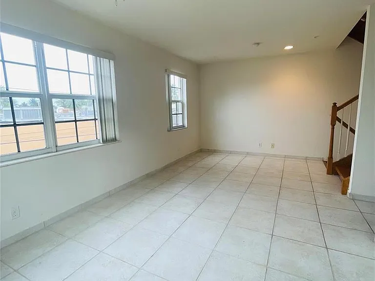 2605 Bay Dr — Photo 15