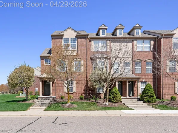 44782 Gwinnett Loop, Novi, MI 48377