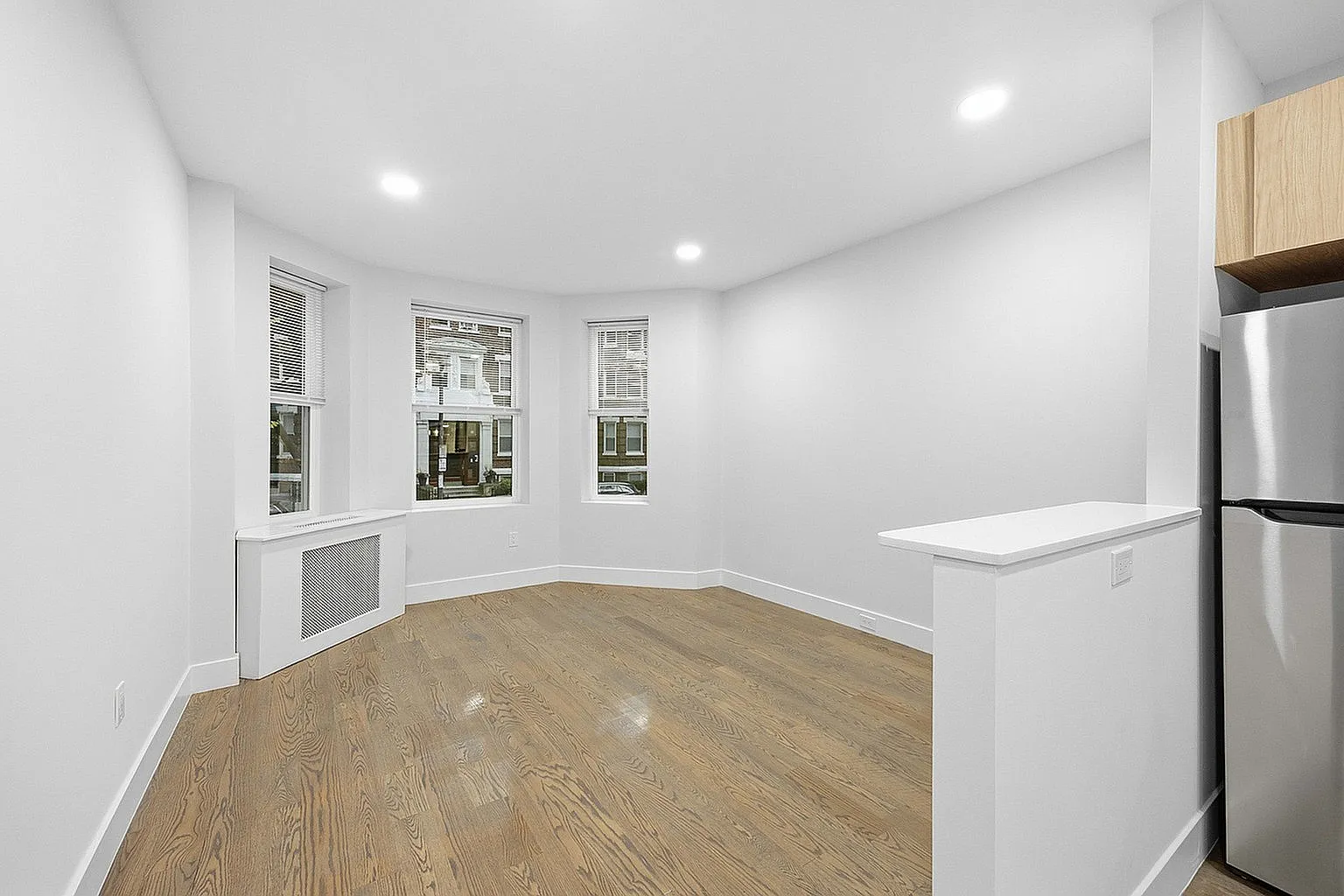 15-19 Queensberry Street — Photo 3
