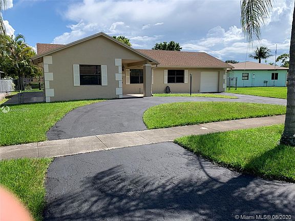 3rd image of 12600 SW 10th Ct #12600