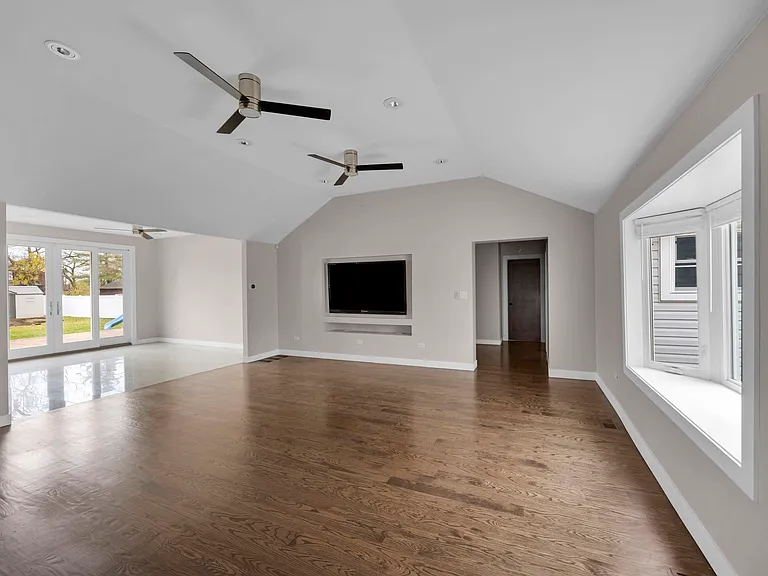 9059 Oneill Dr — Photo 5