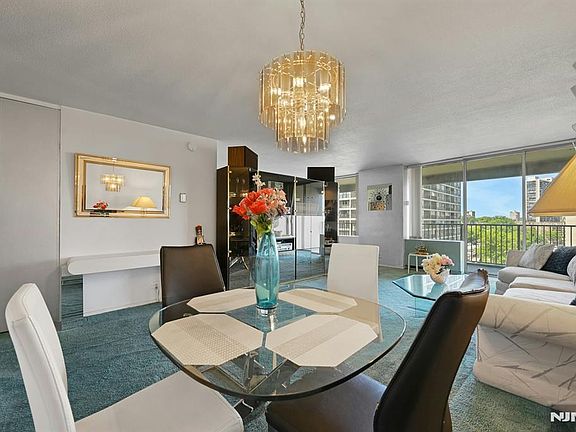 5th image of 5 Horizon Rd APT 807