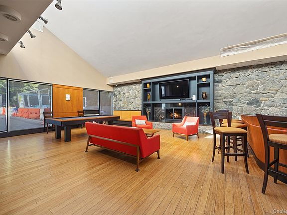 5th image of 1155 Warburton Avenue #2 P