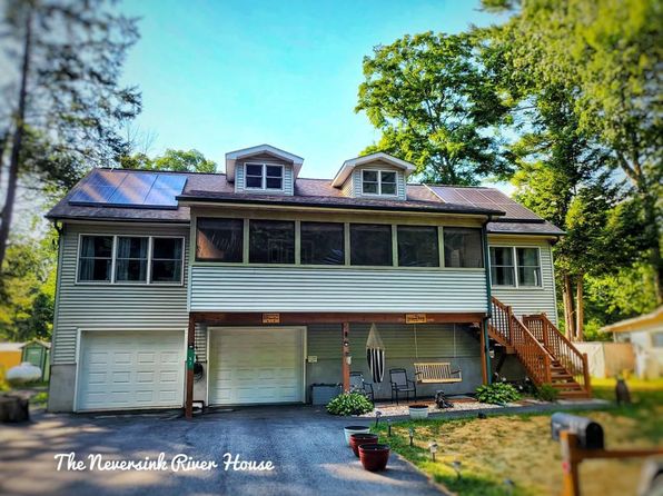 57 Shore Dr