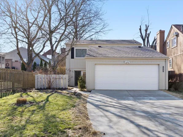 1520 Huntington View Dr, Ballwin, MO 63021