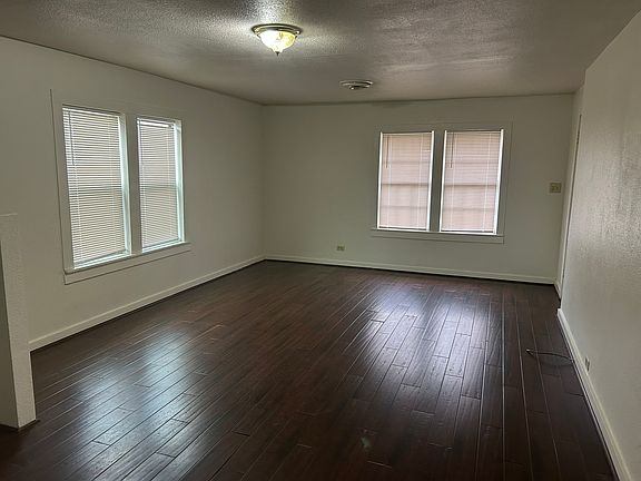 2nd image of 1525 Harley Dr