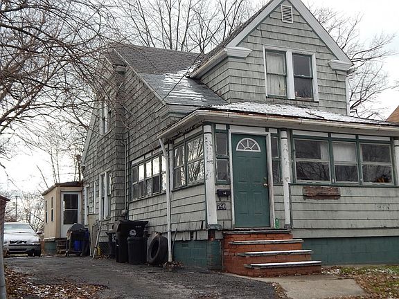 3rd image of 790 E 157th St