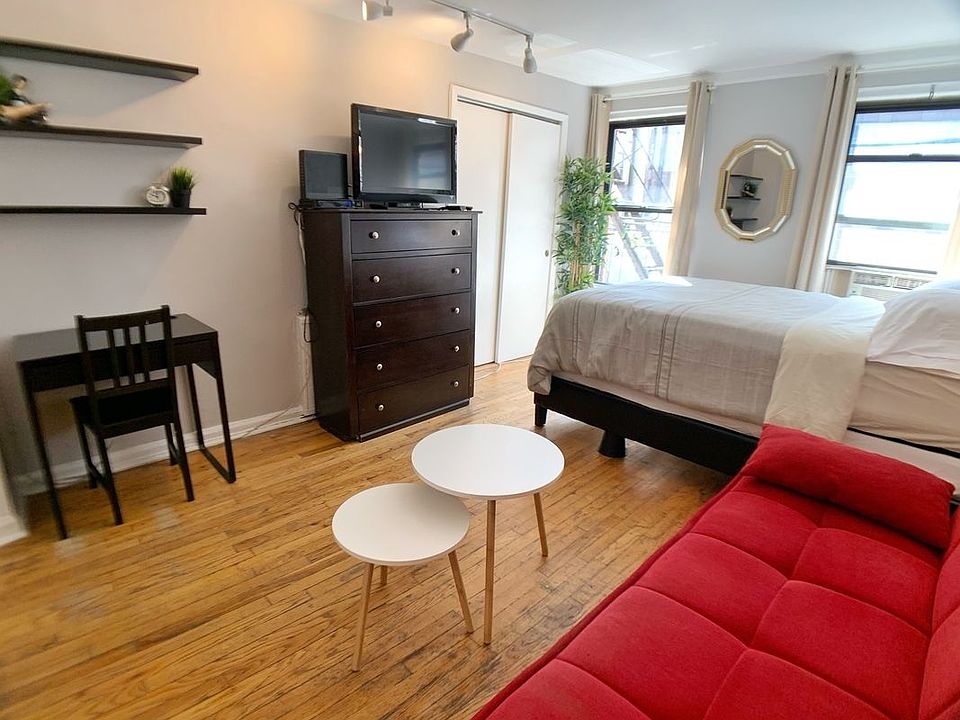 2nd image of 337 E 21st St #3I