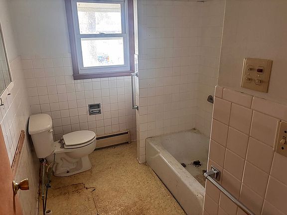 4th image of 622 S Stowe St