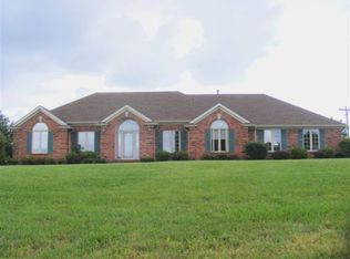 205 Smith Ave, Loretto, KY 40037