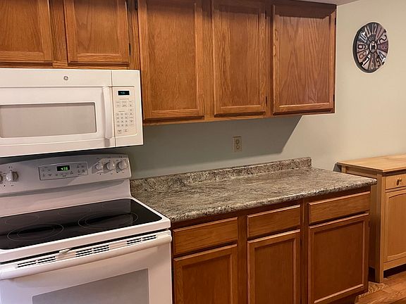 5th image of 102 North Maple Street #6B