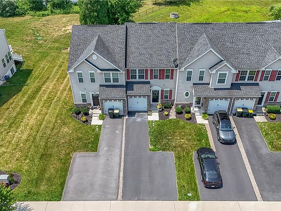 3rd image of 1142 Westminster Dr