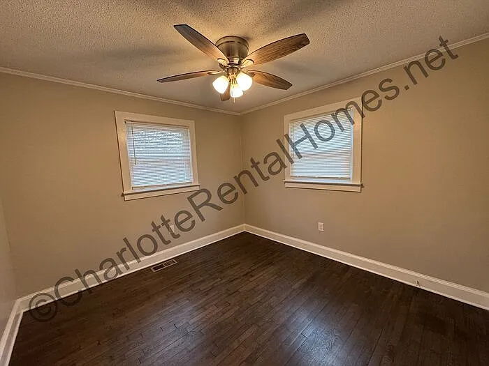 901 N Weldon St — Photo 3