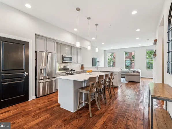 1426 S 4th St, Philadelphia, PA 19147