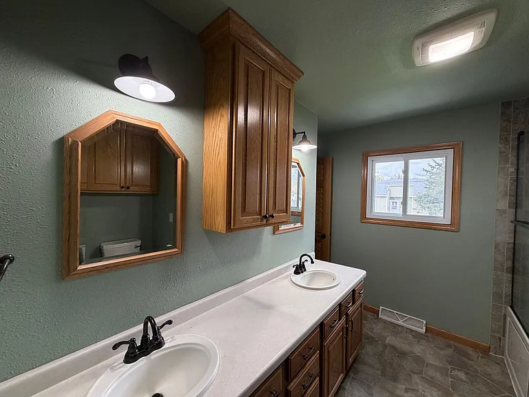 1508 E Becker Rd — Photo 9