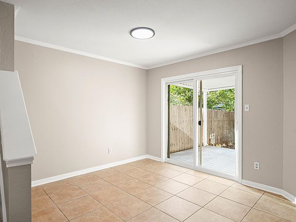 4th image of 2109 Redwing Way