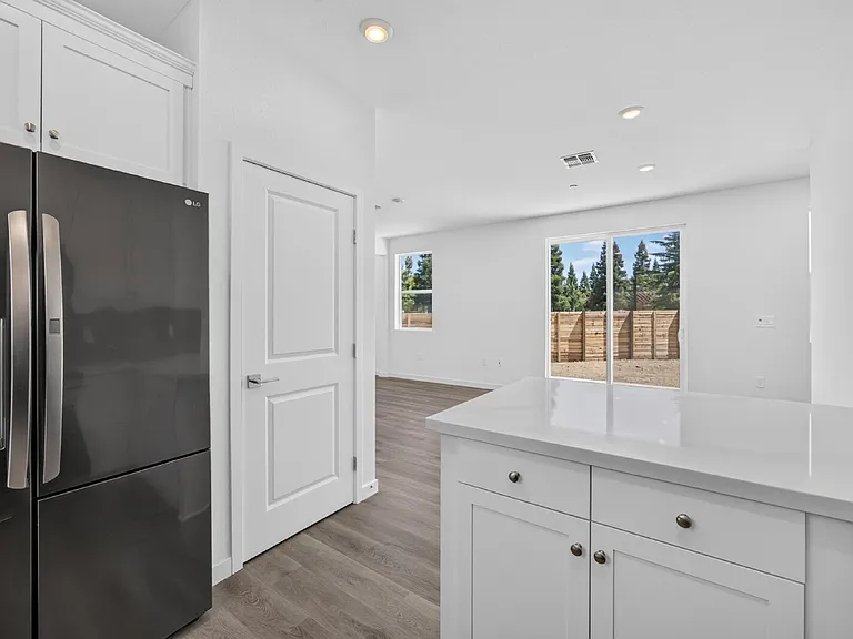 6525 Jacinto Ave — Photo 17