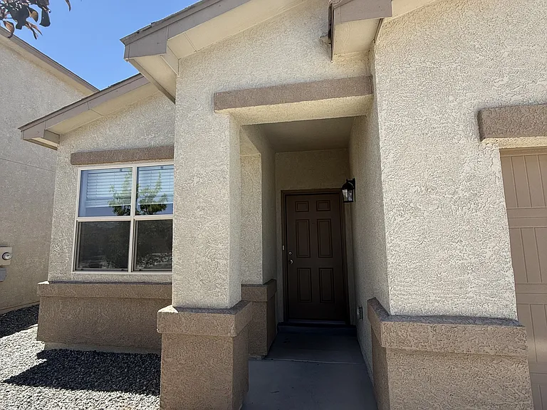 2116 Solitaire St NE — Photo 3