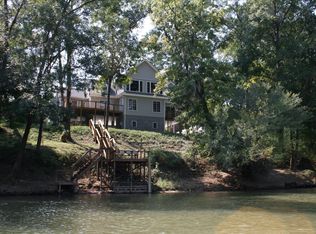 105 Riverview Dr, Hawkinsville, GA 31036