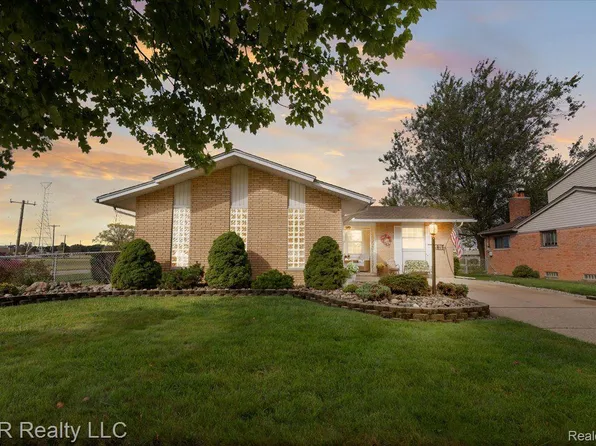 5196 Jackson St, Trenton, MI 48183
