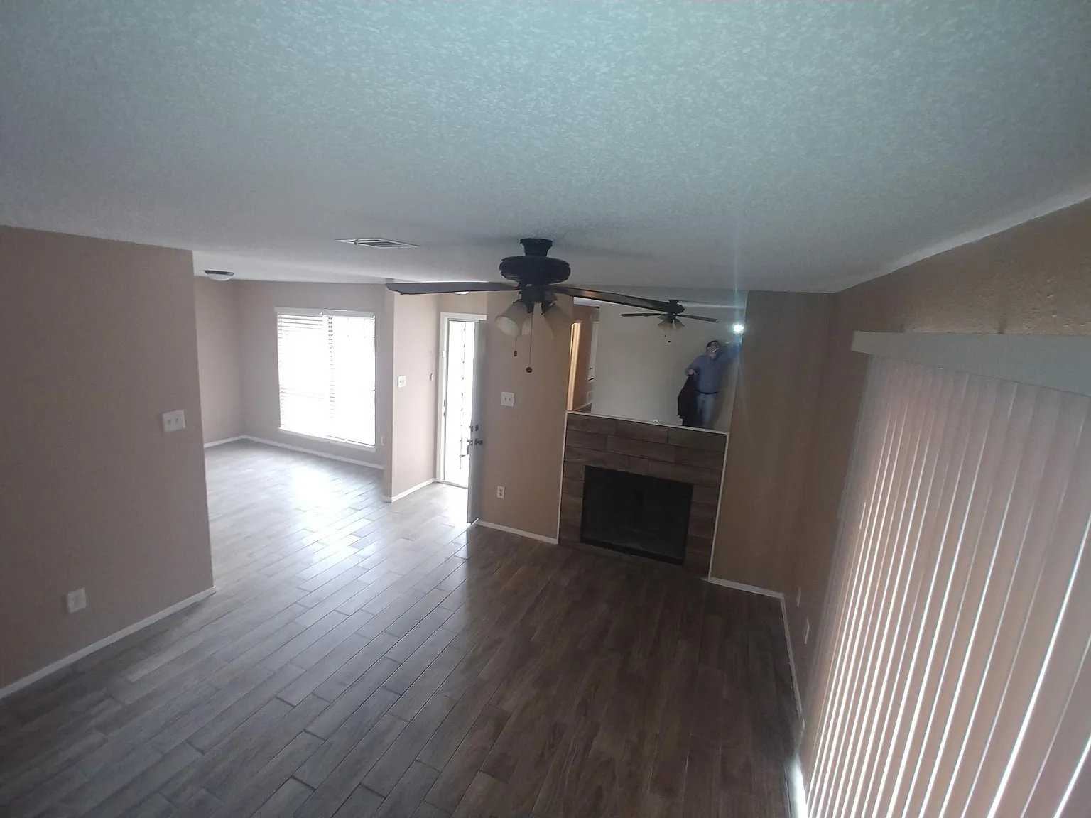 2 bed, 1.5 bath, 1060 sqft, $1,245 — Photo 3