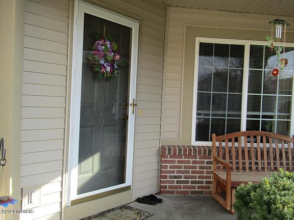 3rd image of 2634 Weatherby Hills Dr SE