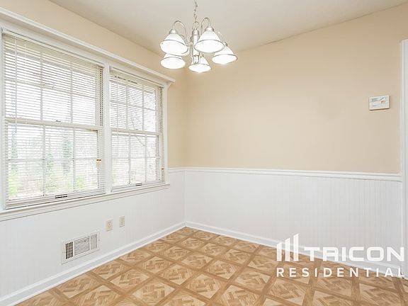 5th image of 240 Stockwood Dr