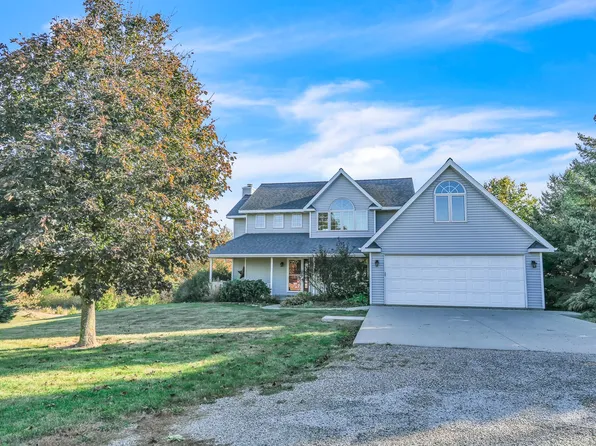 813 197th Pl, Pella, IA 50219