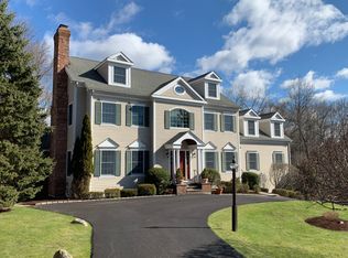 42 Dabney Rd, New Canaan, CT 06840