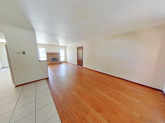3rd image of 7401 Woodal St NE