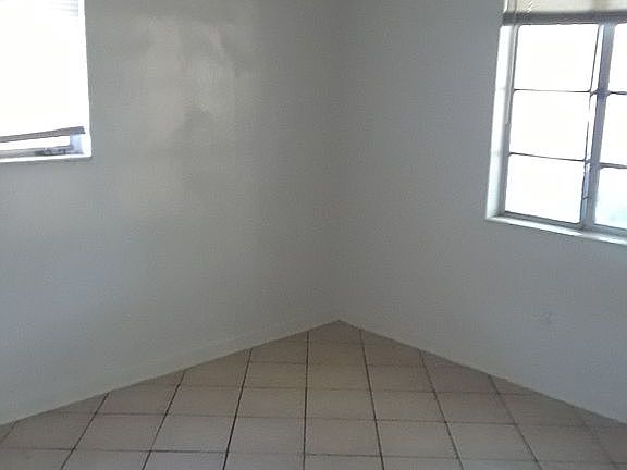5th image of 512 San Salvador Dr
