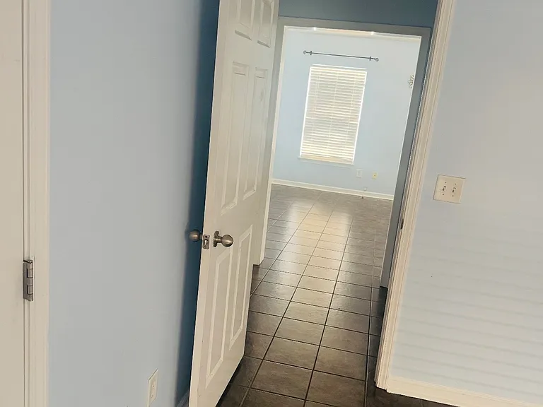1100 Silvermoon Dr — Photo 10