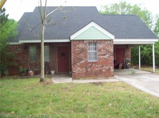 303 Walnut St, Ozark, AR 72949