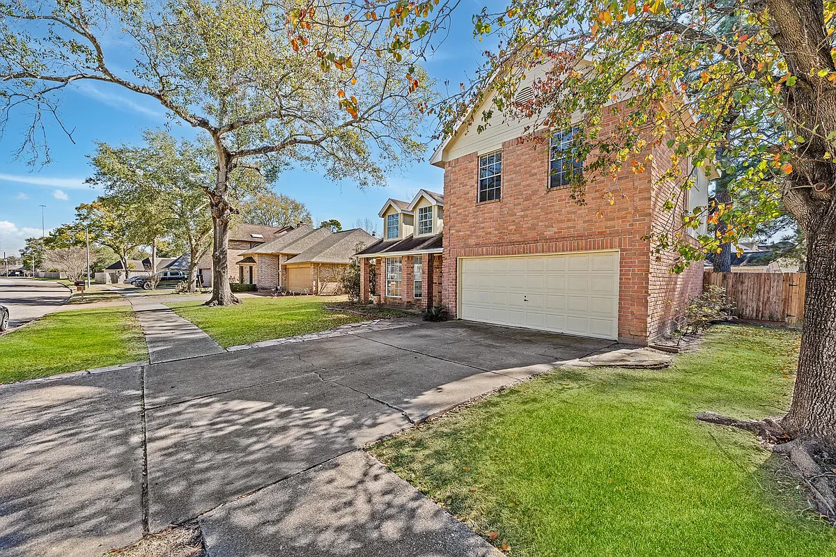Building Photo - 11123 Gatesden Dr