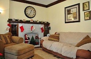3rd image of 6531 N Oxford Ave