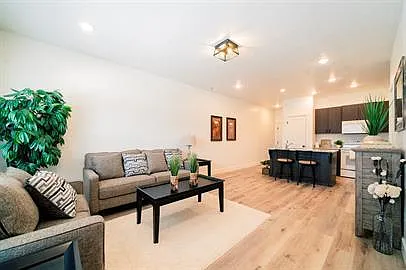 Building Photo - 220 N Spring Creek Pkwy #13