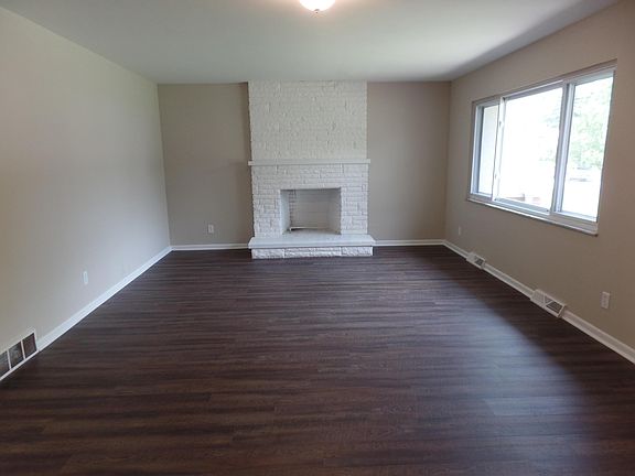 4th image of 3255 Liv Moor Dr