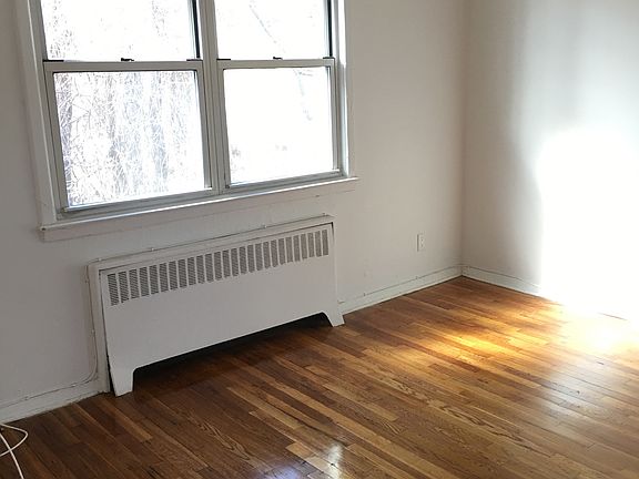 5th image of 100 White Plains Rd #B81