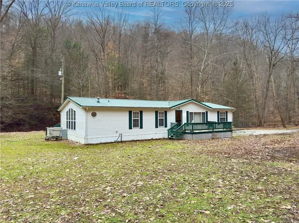 342 Leatherwood Rd, Clendenin, WV 25045
