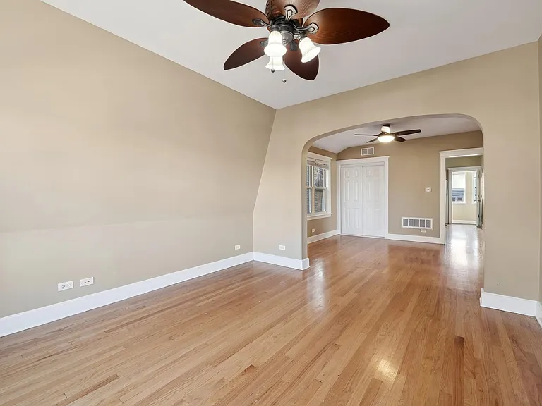 4140 N Austin Ave #2 — Photo 3